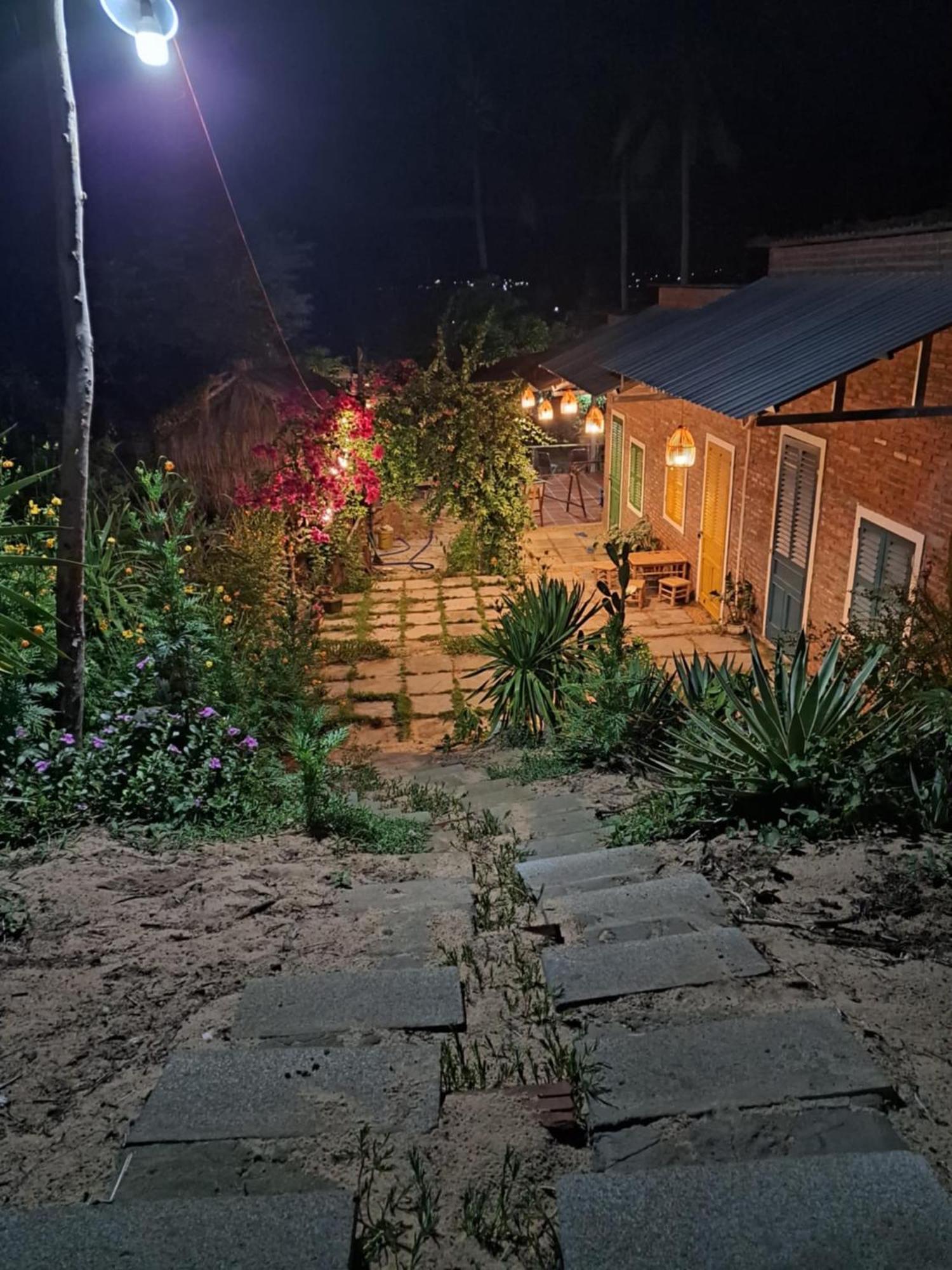 Homestay Dat Phu Tuy Hoa Esterno foto
